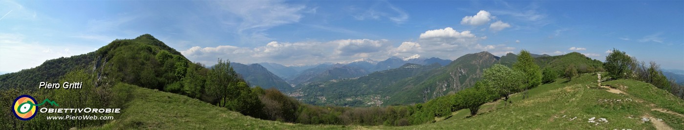 84 Panoramica dal Canto Basso (900 m).jpg